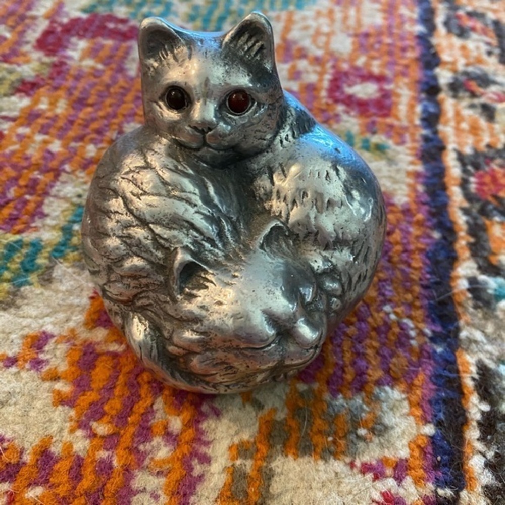 Vintage Arthur Court Aluminum Sleeping Cats Paperweight Cabochon Eyes